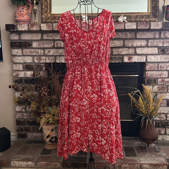 indigo Rose Dresses & Skirts - Red Indigo Rose Dress With White Floral Pattern V-Neck Sz L